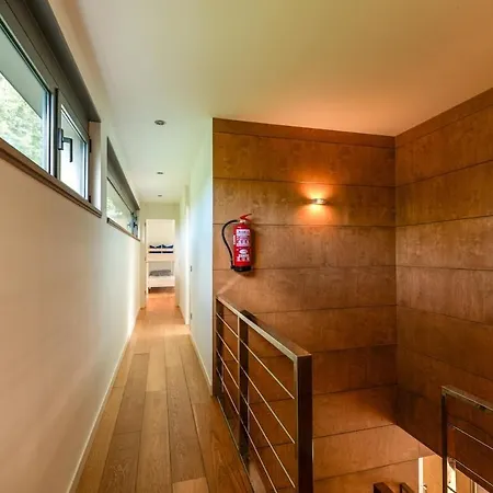 Gestiona2r - Casa Familiar En 4 Jardin Privado * リャネス